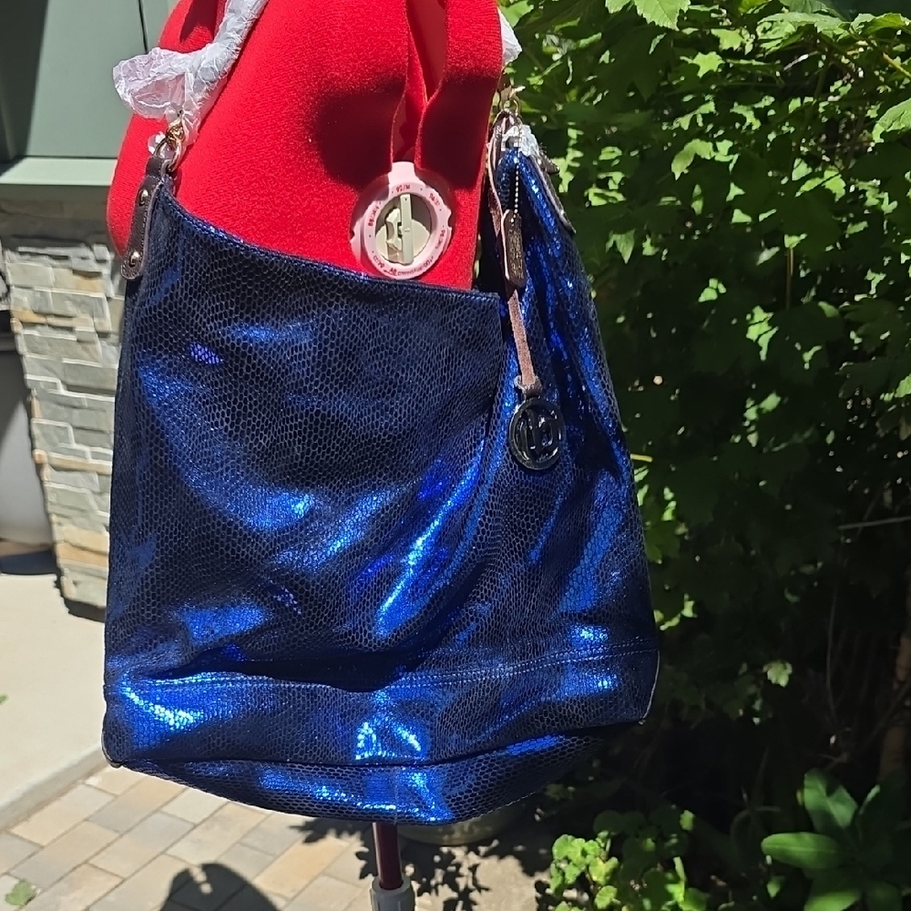Elegant Red and Blue Women's Shoulder Bag